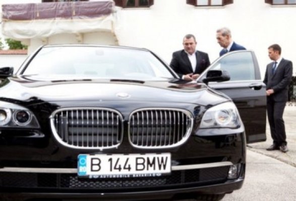 Limuzina oficială a regelui Mihai, scoasă la licitaţie în Mamaia